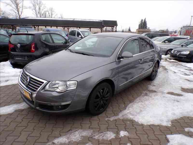 Volkswagen Passat 2,0 TDI DSG - foto 2