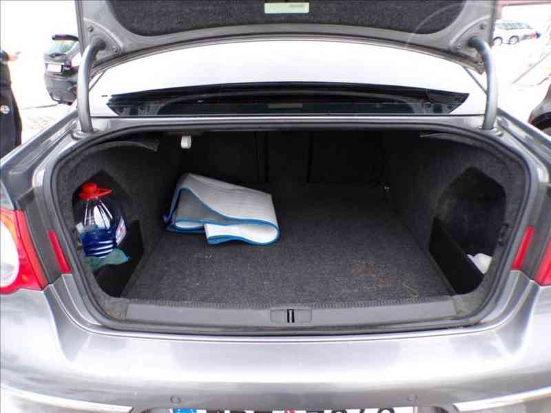 Volkswagen Passat 2,0 TDI DSG - foto 10