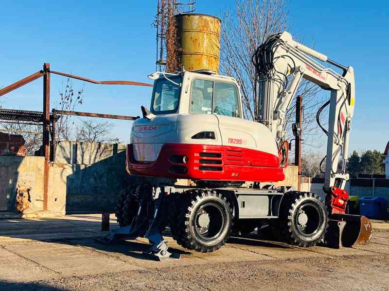Kolové rypadlo Takeuchi TB295W (Možnost leasingu) - foto 4