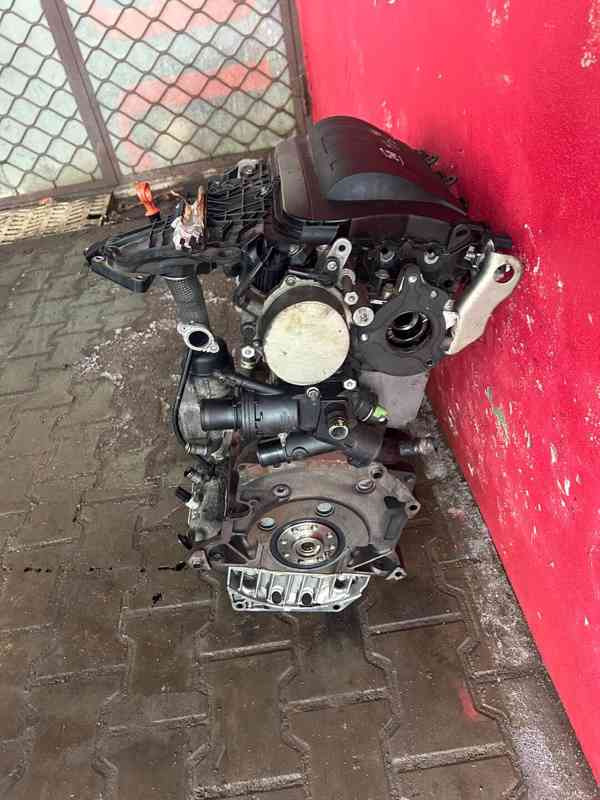 Motor 2,0 HDI 16V RH02 Peugeot 3008 Citroen C5 - foto 2