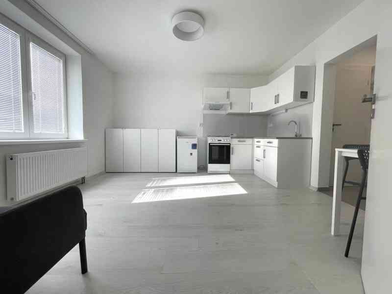 Pronájem kompletně vybaveného bytu 2+kk v České Lípě. - foto 4