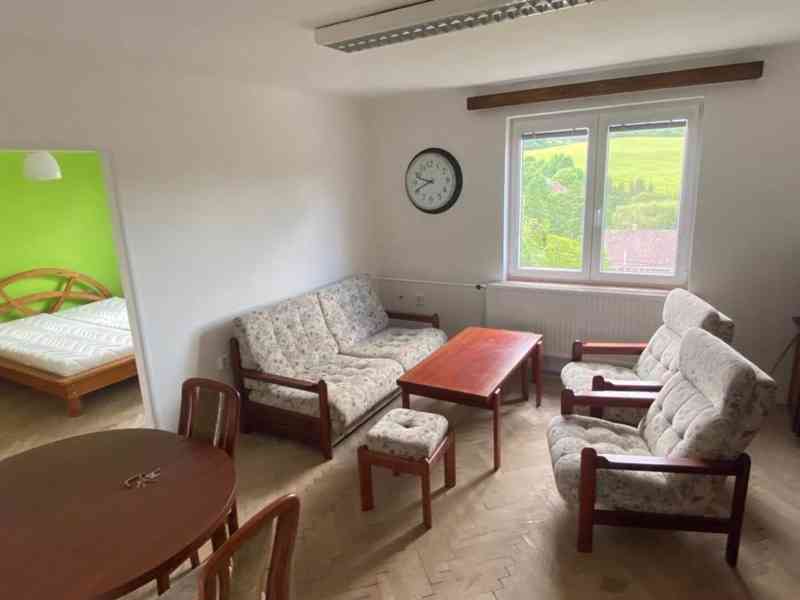Pronájem bytu 2+1 a zahrady 207m2 - foto 6