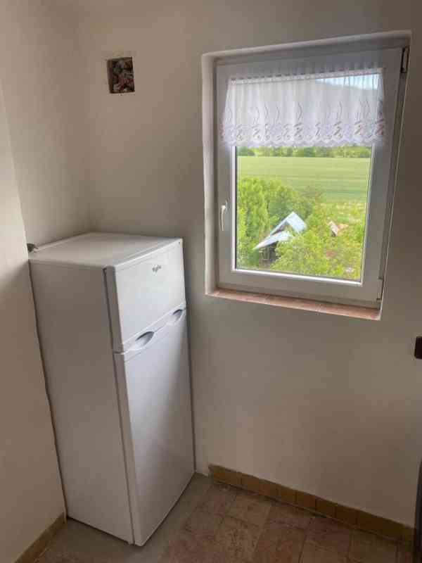 Pronájem bytu 2+1 a zahrady 207m2 - foto 4