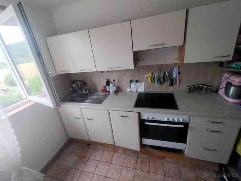 Pronájem bytu 2+1 a zahrady 207m2 - foto 3
