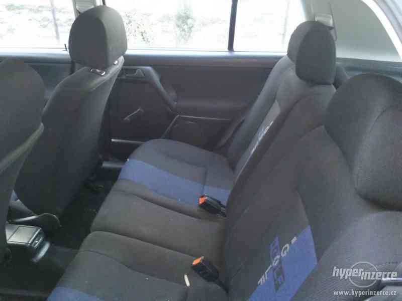 VW Golf III Bon Jovi 1.8 66kW - foto 11