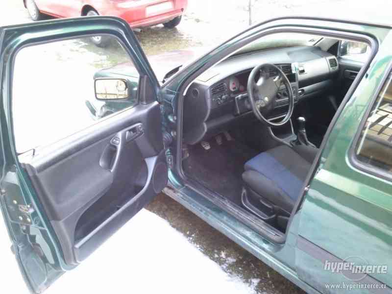 VW Golf III Bon Jovi 1.8 66kW - foto 12