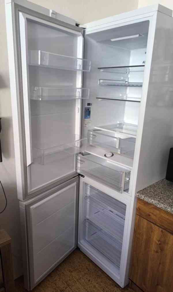 Chladnička s mrazničkou Samsung RB36T675CWW/EF bílá  - foto 2
