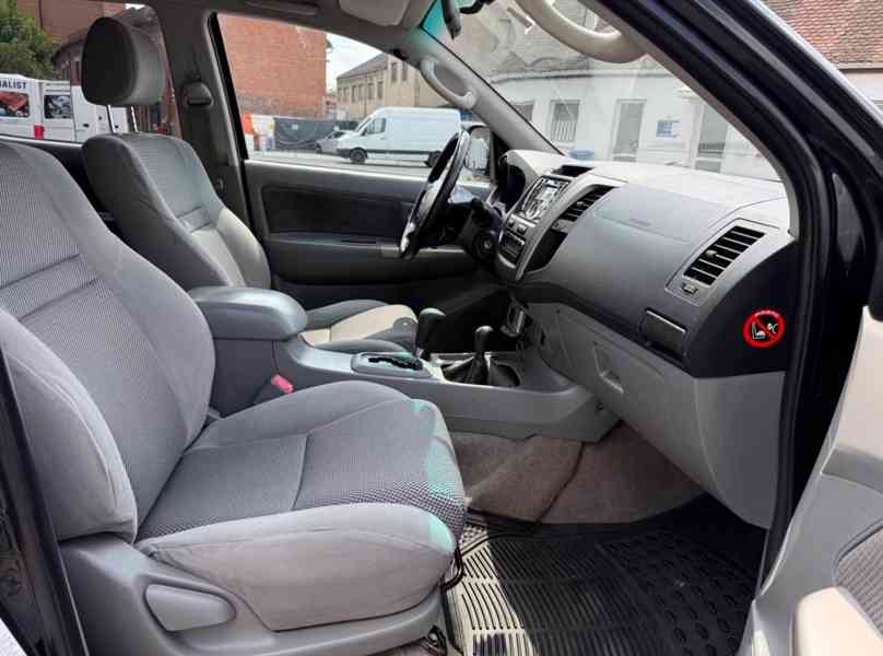 Toyota Hilux Double Cab 3.0D4D  Aut. 126kw - foto 12