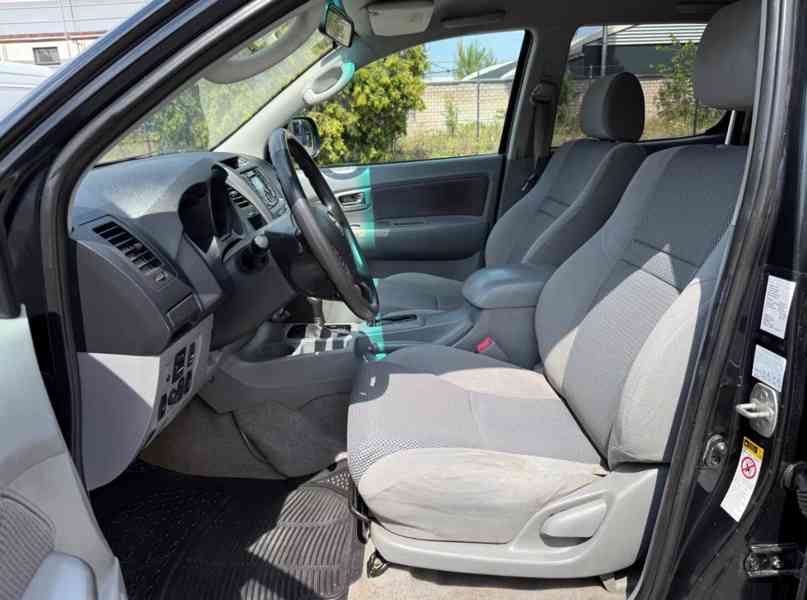 Toyota Hilux Double Cab 3.0D4D  Aut. 126kw - foto 9