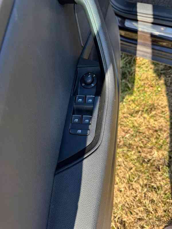 Škoda Superb 2,0   III Combi 4x4 - foto 11