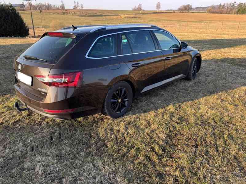 Škoda Superb 2,0   III Combi 4x4 - foto 4