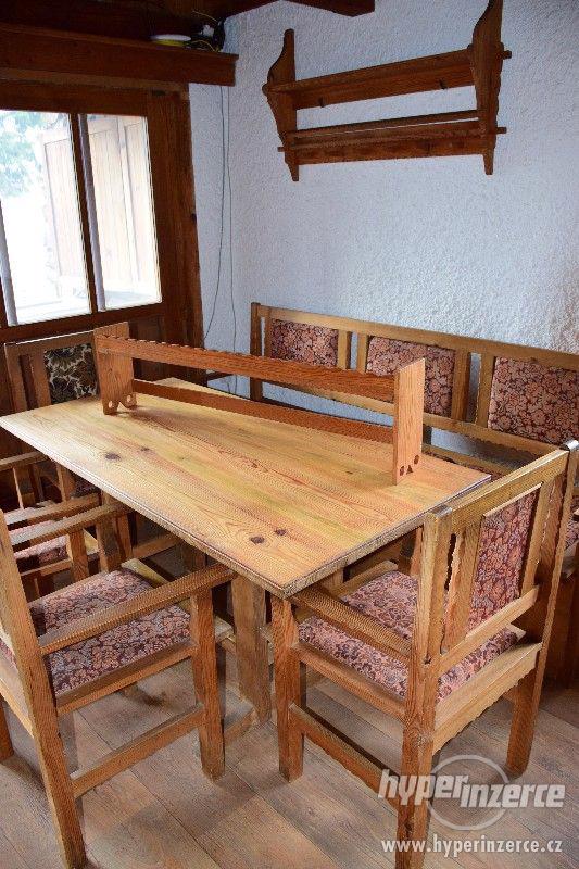 Kuchyňská lavice+stůl+4 židle+okrasná police - foto 5