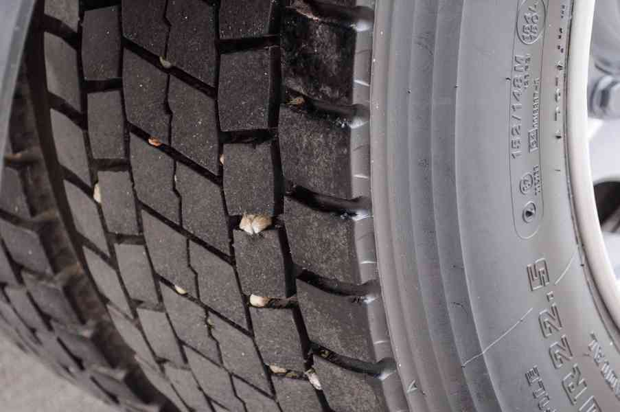 MERCEDES AXOR 1824 - 18T HÁKOVÝ NOSIČ KONTEJNERŮ EU5 - foto 72