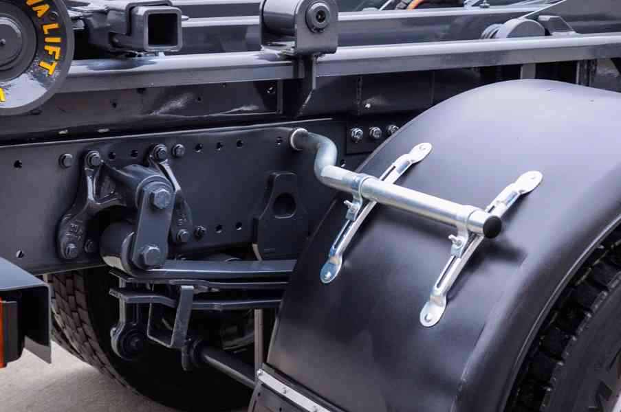 MERCEDES AXOR 1824 - 18T HÁKOVÝ NOSIČ KONTEJNERŮ EU5 - foto 14