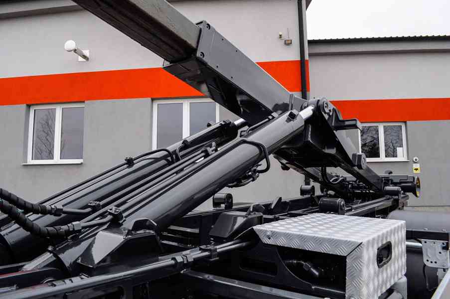 MERCEDES AXOR 1824 - 18T HÁKOVÝ NOSIČ KONTEJNERŮ EU5 - foto 59