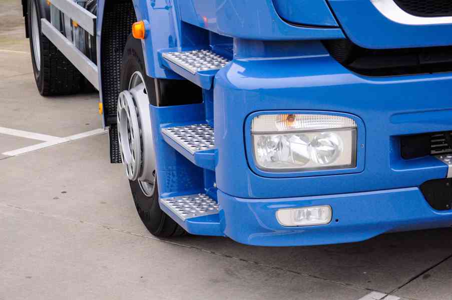 MERCEDES AXOR 1824 - 18T HÁKOVÝ NOSIČ KONTEJNERŮ EU5 - foto 31