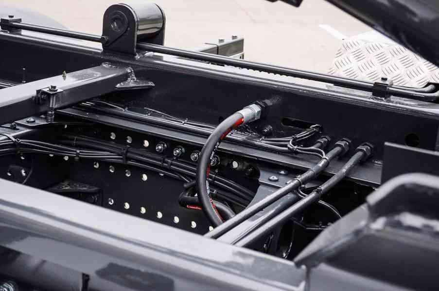 MERCEDES AXOR 1824 - 18T HÁKOVÝ NOSIČ KONTEJNERŮ EU5 - foto 62