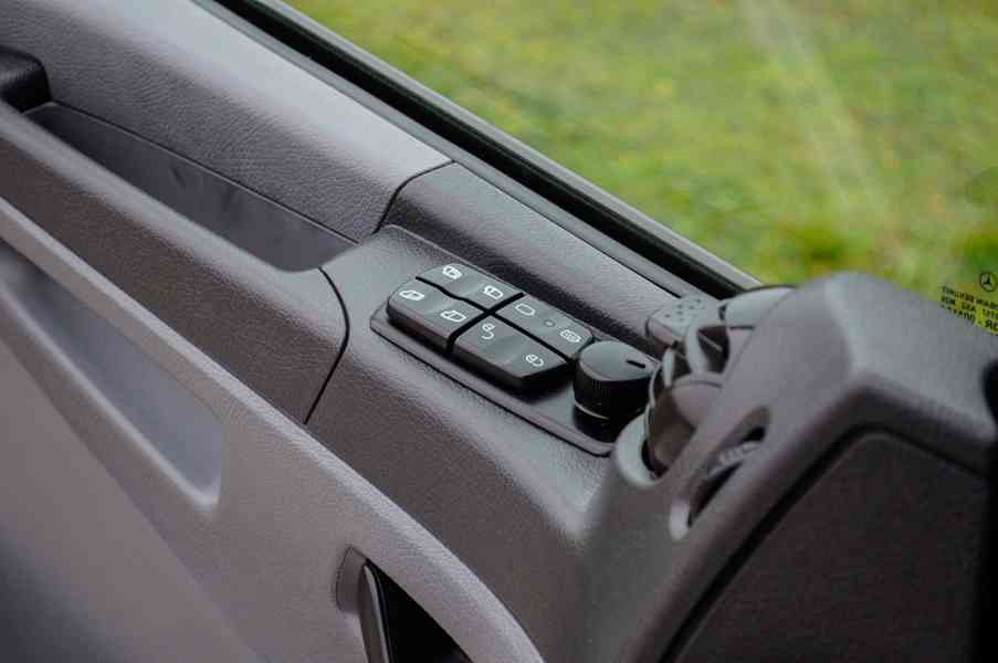 MERCEDES AXOR 1824 - 18T HÁKOVÝ NOSIČ KONTEJNERŮ EU5 - foto 44