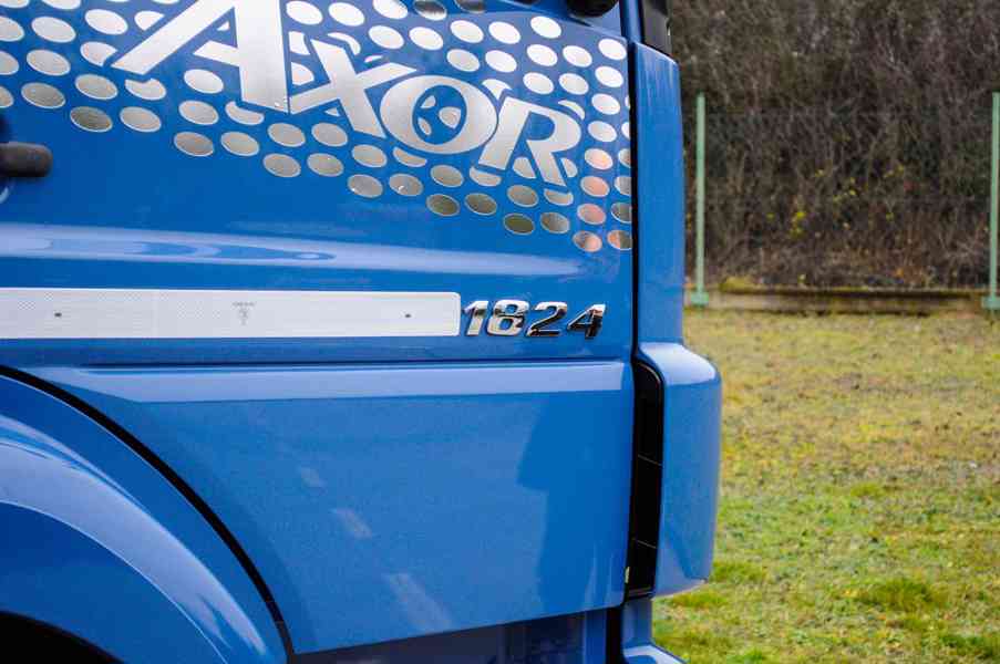 MERCEDES AXOR 1824 - 18T HÁKOVÝ NOSIČ KONTEJNERŮ EU5 - foto 9