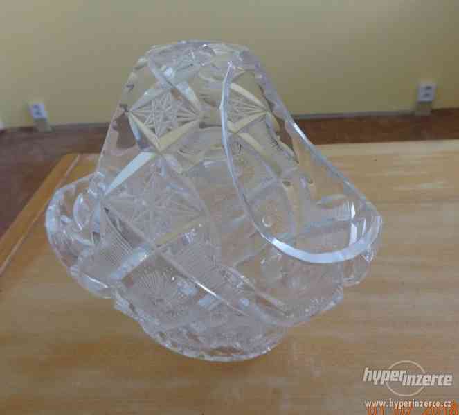 Mísa ve tvaru košíku z broušeného skla - foto 1