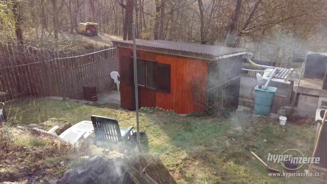 Pronájem chatky a pozemku Roztoky chatka Praha - foto 2