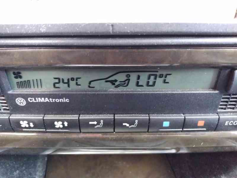 VOLŮKSWAGEN GOLF 1.9 GTI TDI EXCLUSIVE - foto 20