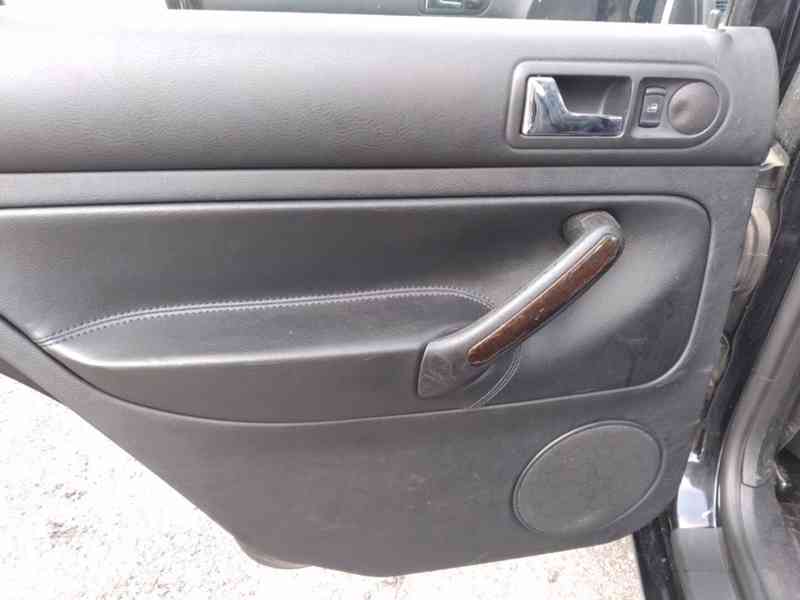 VOLŮKSWAGEN GOLF 1.9 GTI TDI EXCLUSIVE - foto 28