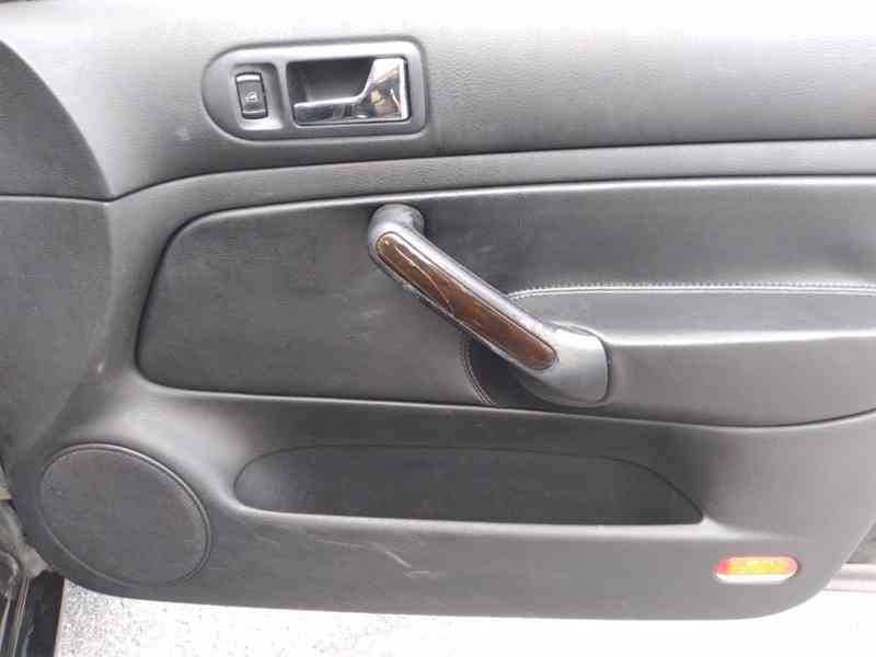 VOLŮKSWAGEN GOLF 1.9 GTI TDI EXCLUSIVE - foto 30