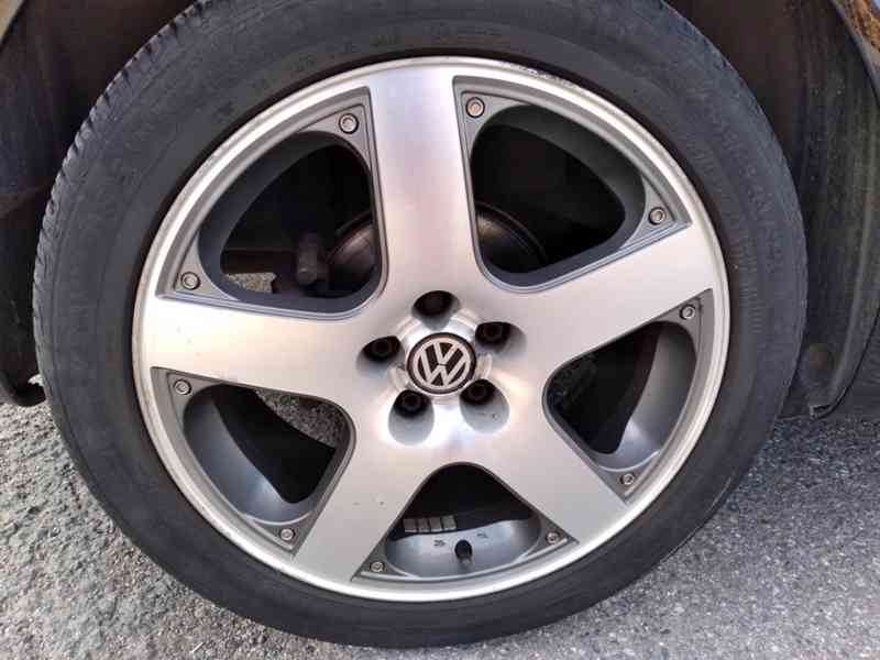VOLŮKSWAGEN GOLF 1.9 GTI TDI EXCLUSIVE - foto 33