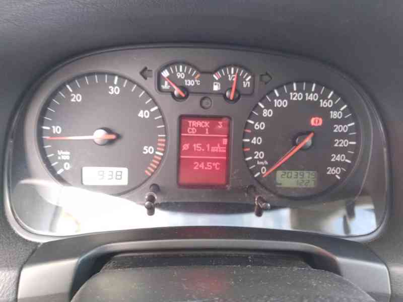 VOLŮKSWAGEN GOLF 1.9 GTI TDI EXCLUSIVE - foto 18