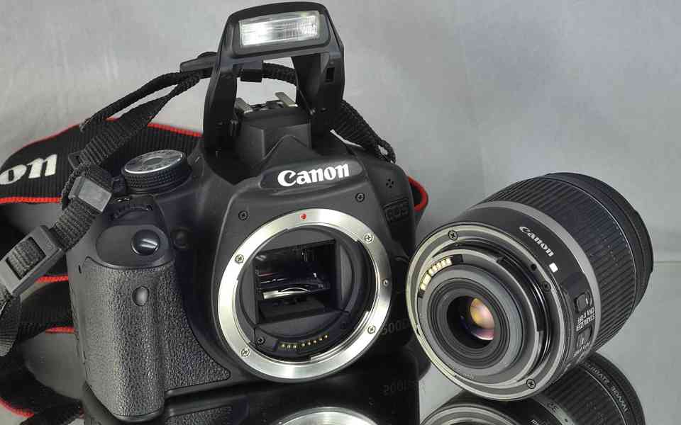 Canon EOS 500D + Objektiv EFS 18-55mm jen 2400 Exp - foto 4