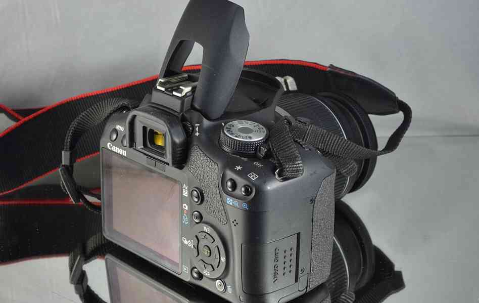 Canon EOS 500D + Objektiv EFS 18-55mm jen 2400 Exp - foto 6