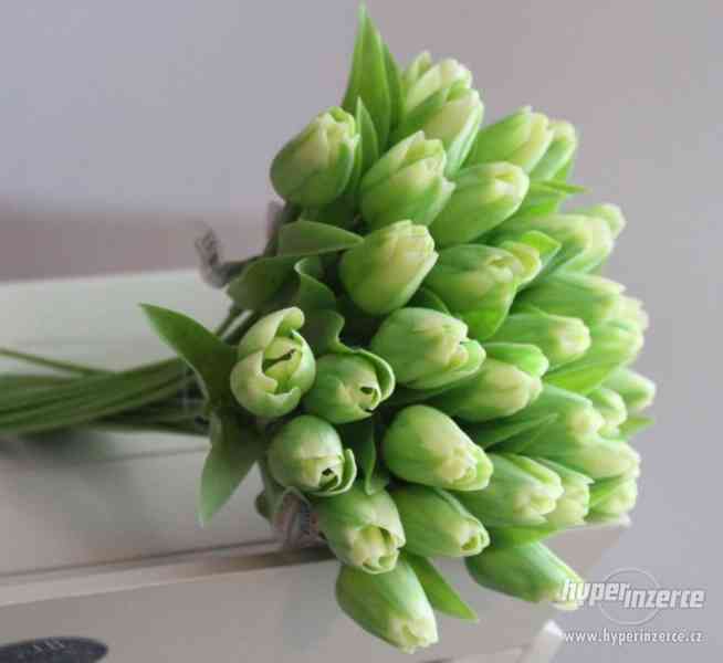 Jarní dekorace - plastové tulipány - foto 16