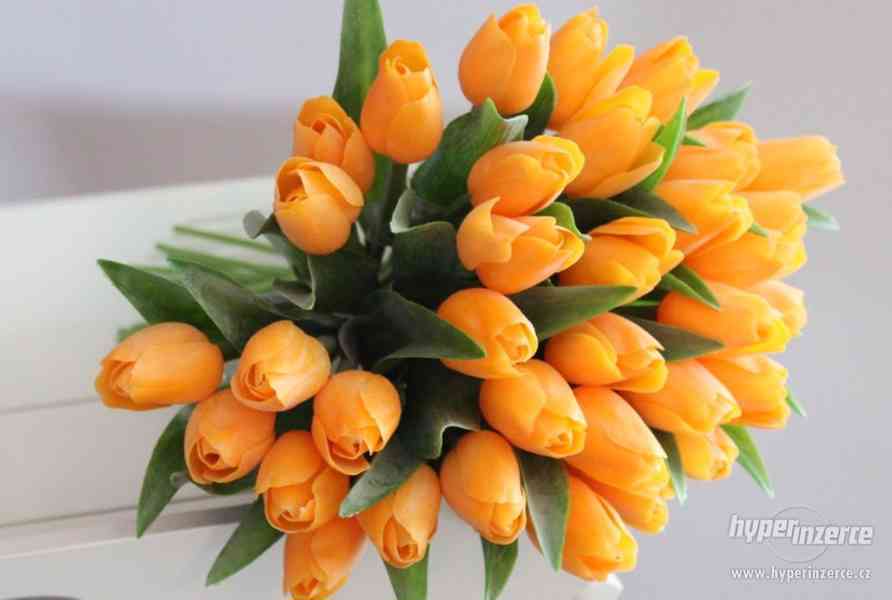 Jarní dekorace - plastové tulipány - foto 17