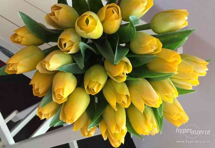 Jarní dekorace - plastové tulipány - foto 24