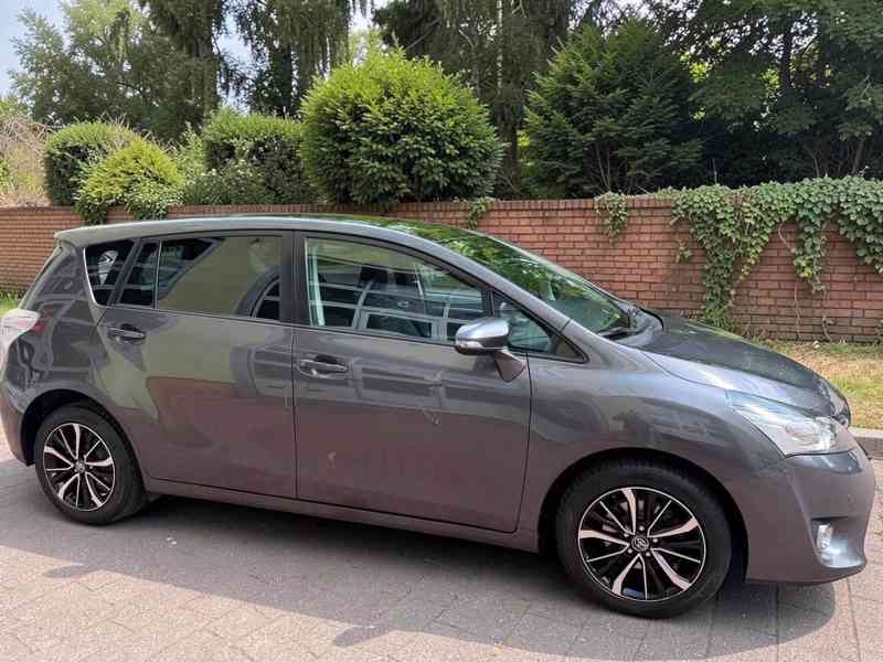 Toyota Verso 1,8i Aut. Life Limited Edition benzín 108kw - foto 21