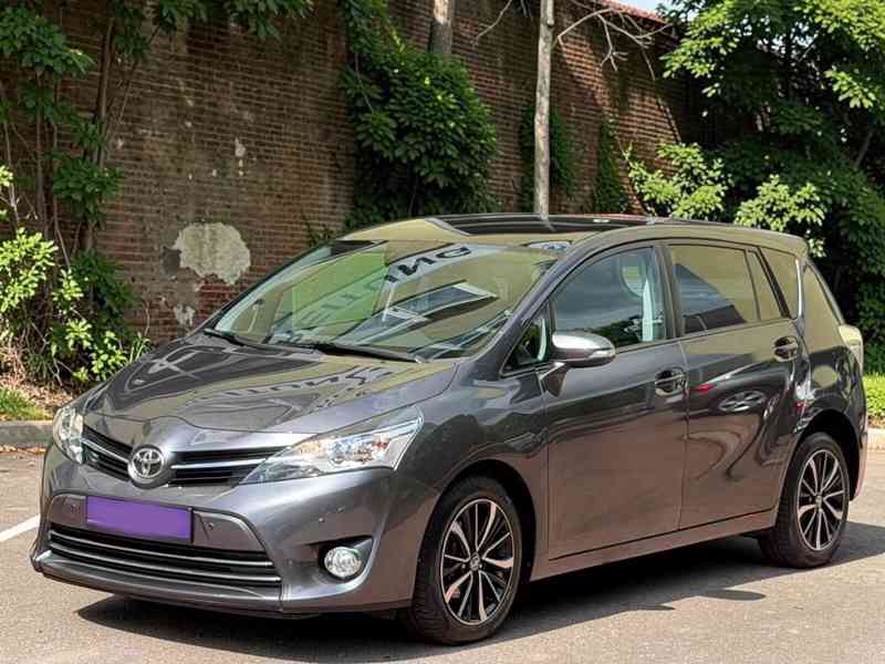Toyota Verso 1,8i Aut. Life Limited Edition benzín 108kw - foto 5