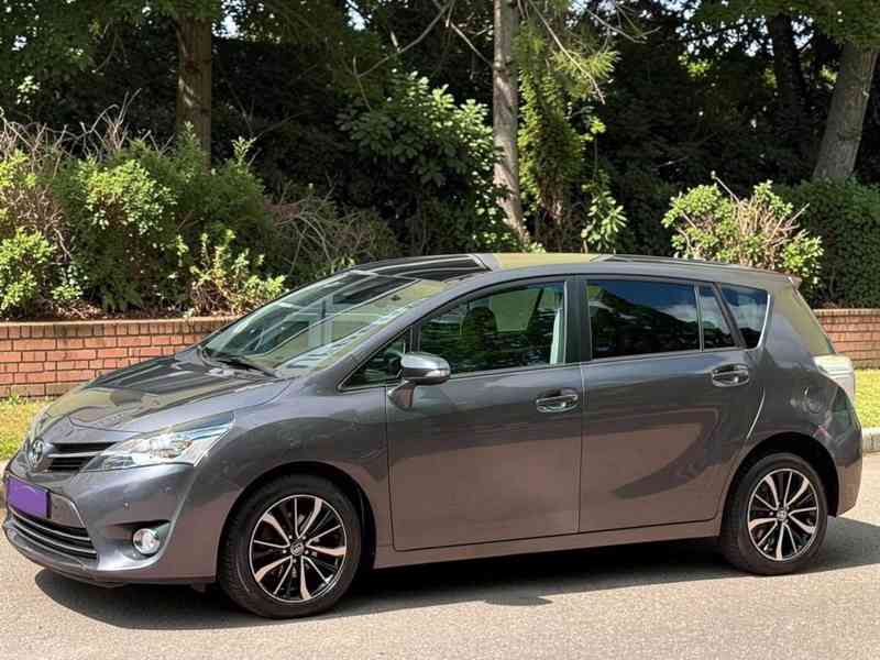 Toyota Verso 1,8i Aut. Life Limited Edition benzín 108kw - foto 26