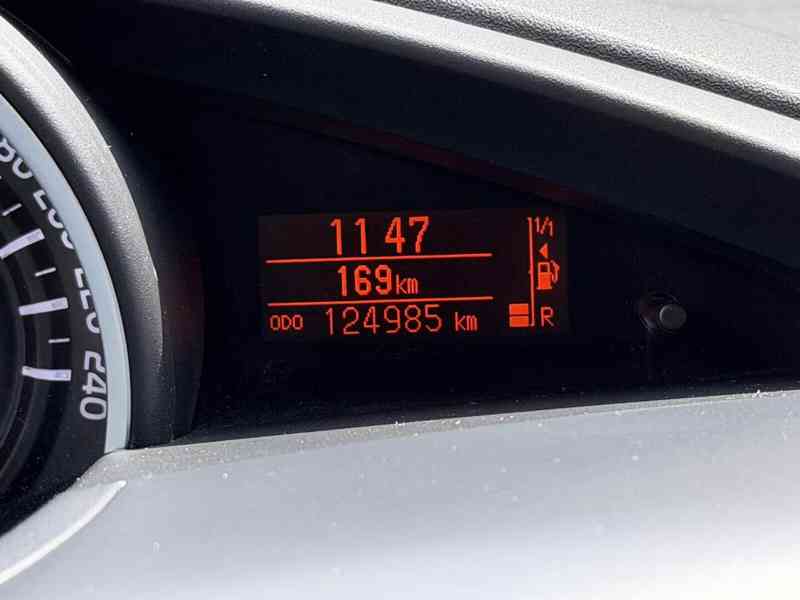 Toyota Verso 1,8i Aut. Life Limited Edition benzín 108kw - foto 23