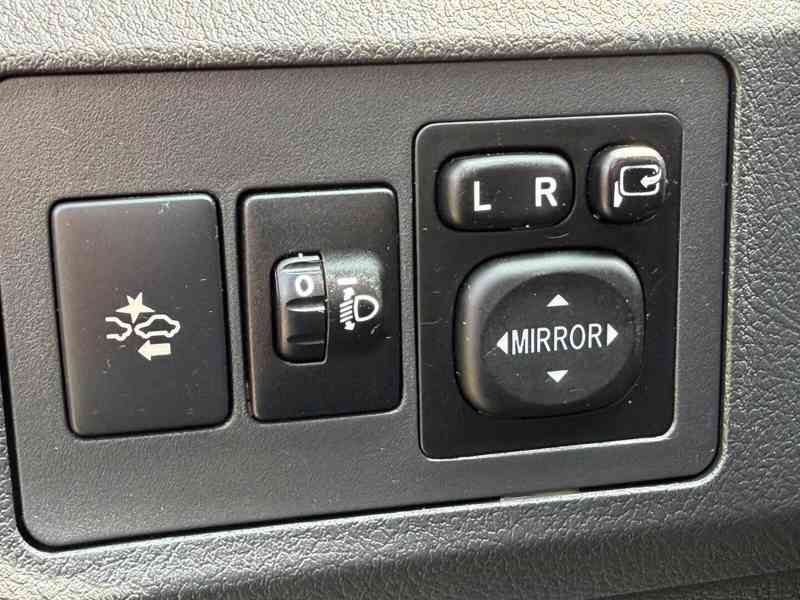 Toyota Verso 1,8i Aut. Life Limited Edition benzín 108kw - foto 16