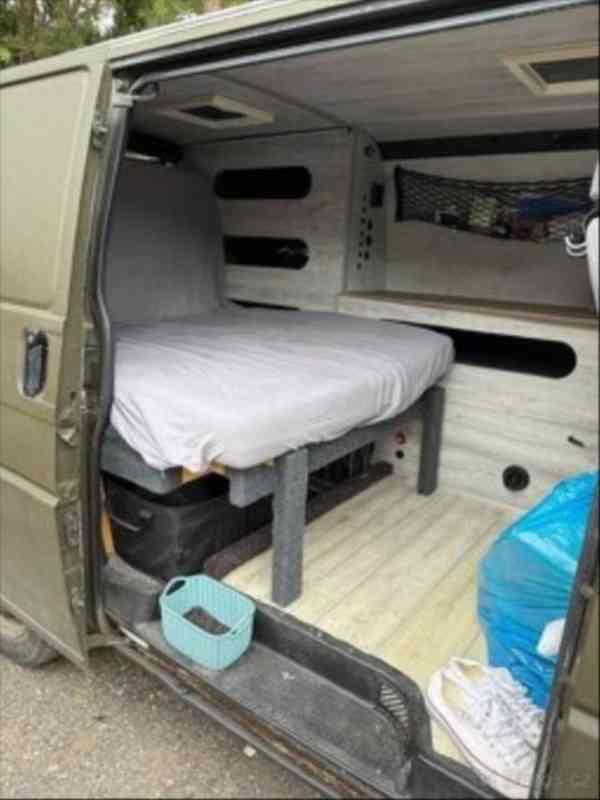 Volkswagen Transporter 1,9   T4 s obytnou vestavbou - odpoč - foto 5