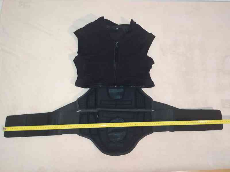 ČERNÝ PÁTEŘÁK/ZÁDOVÝ CHRÁNIČ NA KONĚ, LYŽE, SNOWBOARD, KOLO - foto 3