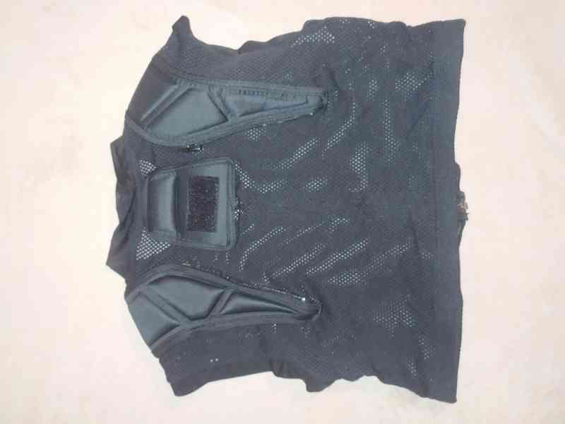 ČERNÝ PÁTEŘÁK/ZÁDOVÝ CHRÁNIČ NA KONĚ, LYŽE, SNOWBOARD, KOLO - foto 5