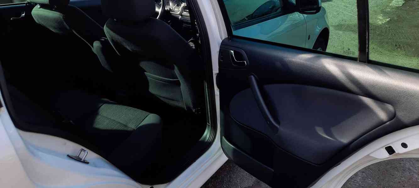 Škoda Octavia Combi Tour 1.9 TDI, 06/2010 - foto 12