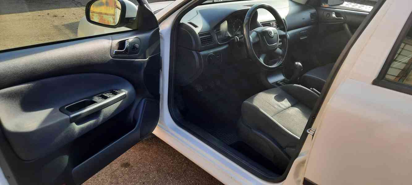 Škoda Octavia Combi Tour 1.9 TDI, 06/2010 - foto 9