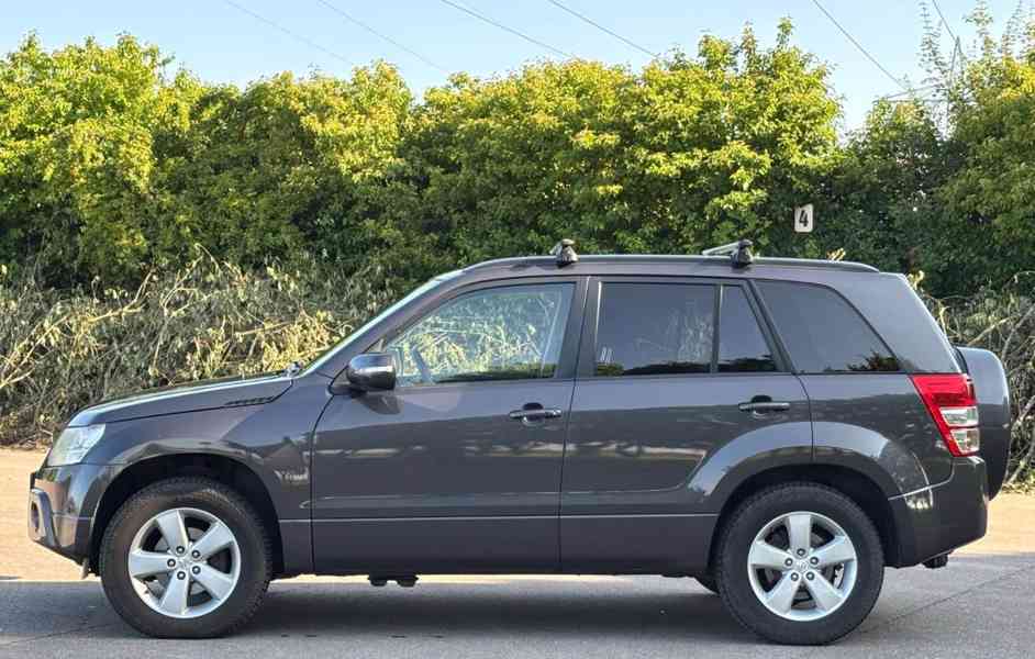Suzuki Grand Vitara 2.4i Club+ benzín 124kw - foto 13