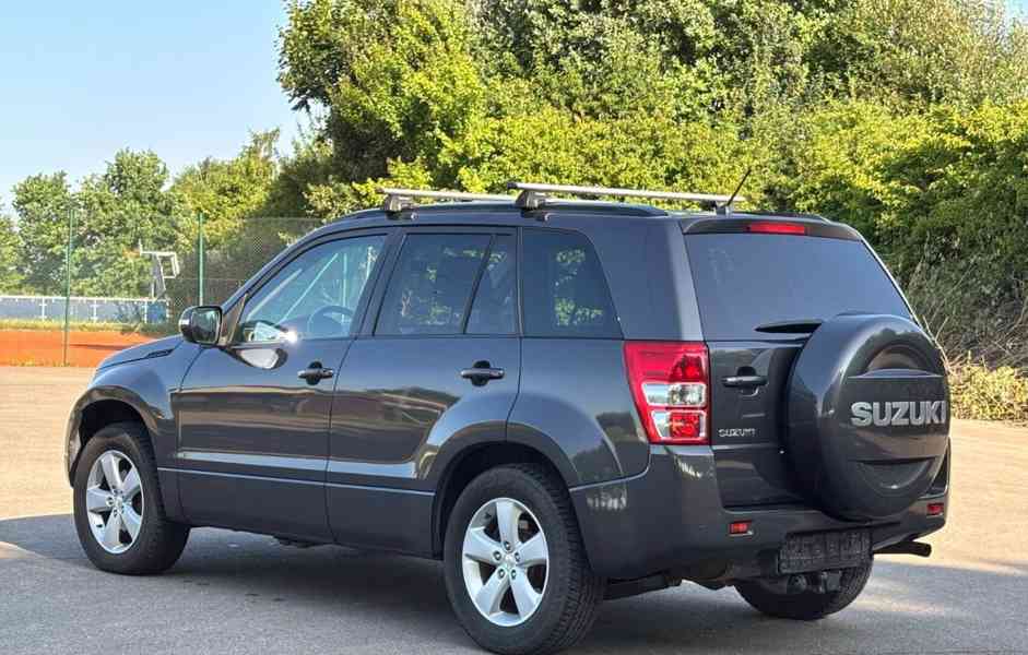 Suzuki Grand Vitara 2.4i Club+ benzín 124kw - foto 15