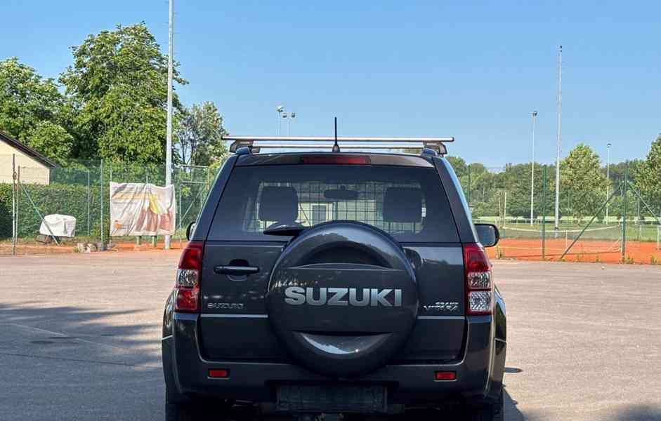 Suzuki Grand Vitara 2.4i Club+ benzín 124kw - foto 11