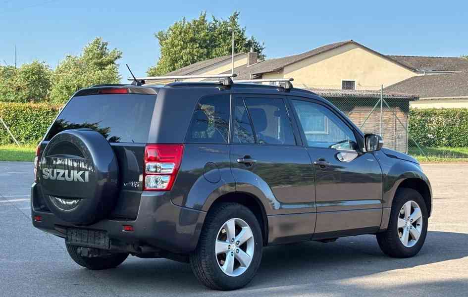 Suzuki Grand Vitara 2.4i Club+ benzín 124kw - foto 10