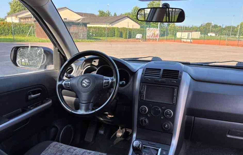 Suzuki Grand Vitara 2.4i Club+ benzín 124kw - foto 5